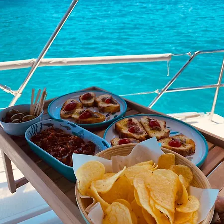 Bateau-hôtel Boat And Breakfast *